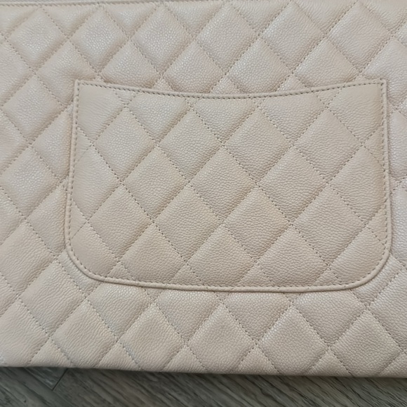 Authentic CHANEL Quilted Clutch - Picture 10 of 14